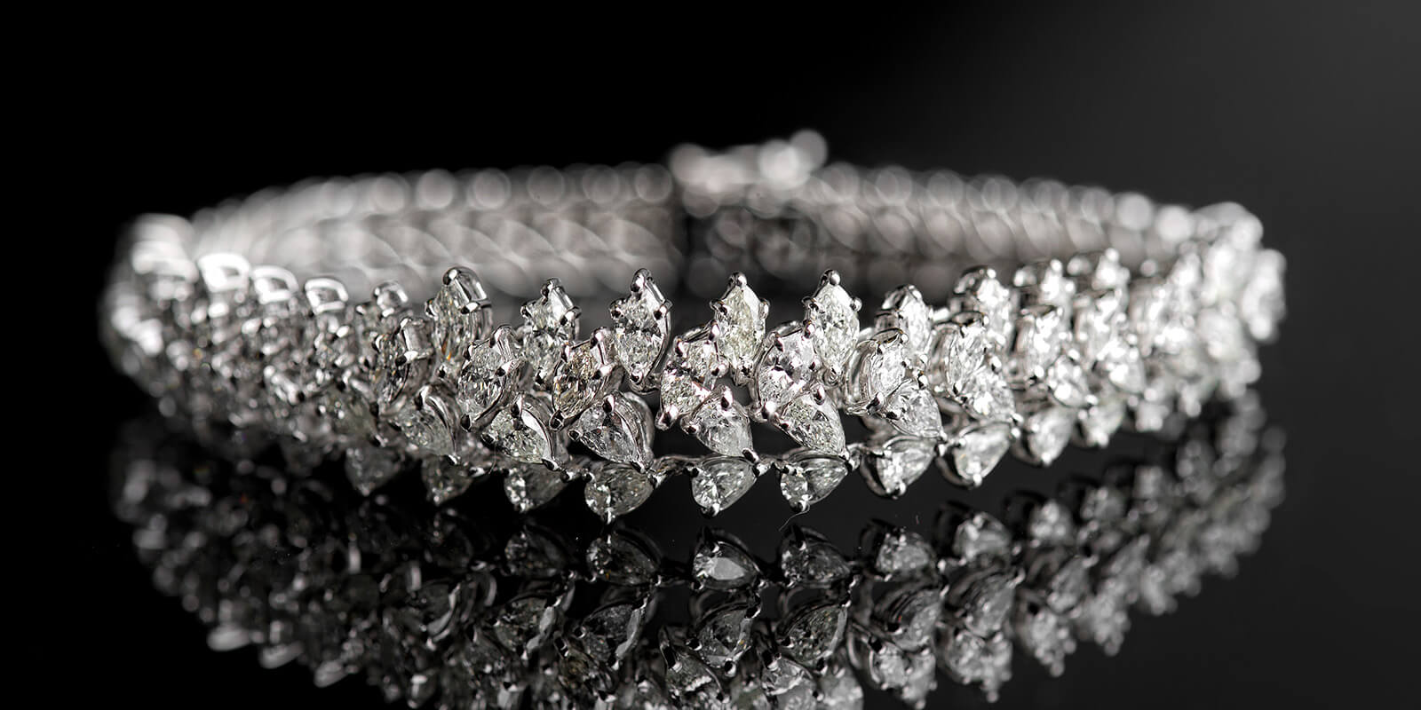 Image Showcasing Diamond Bracelet Feature Image