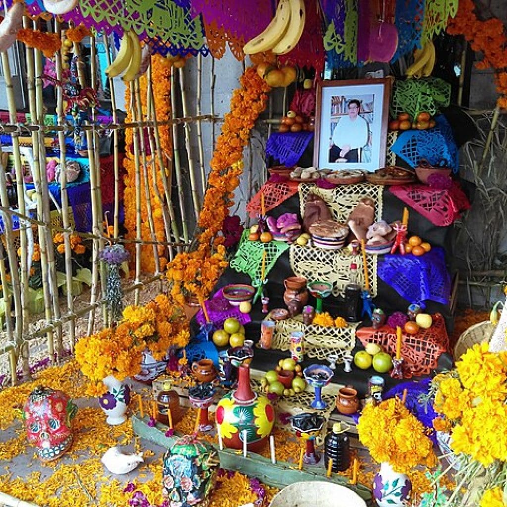 Image of day of the dead ofrenda