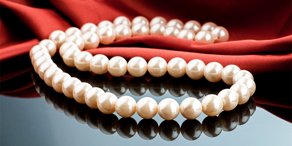 Image Showcasing Restored and Serviced Pearls Necklace