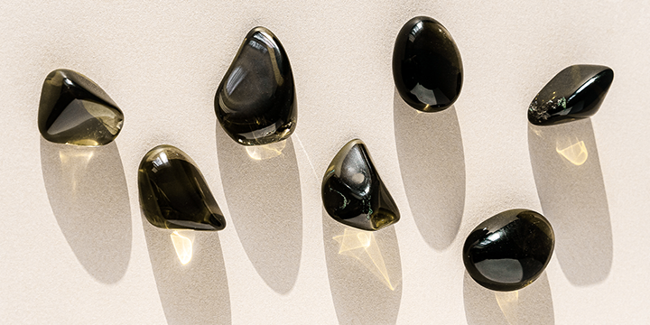 Loose Onyx Gemstones July Birthstone Featured Image
