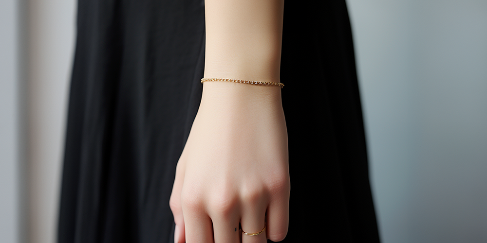 Simple Permanent Jewelry Gold Chain Bracelet Welded on Wrist Minimalist Casual Outfit